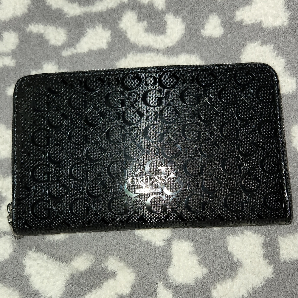 Large Guess wallet!